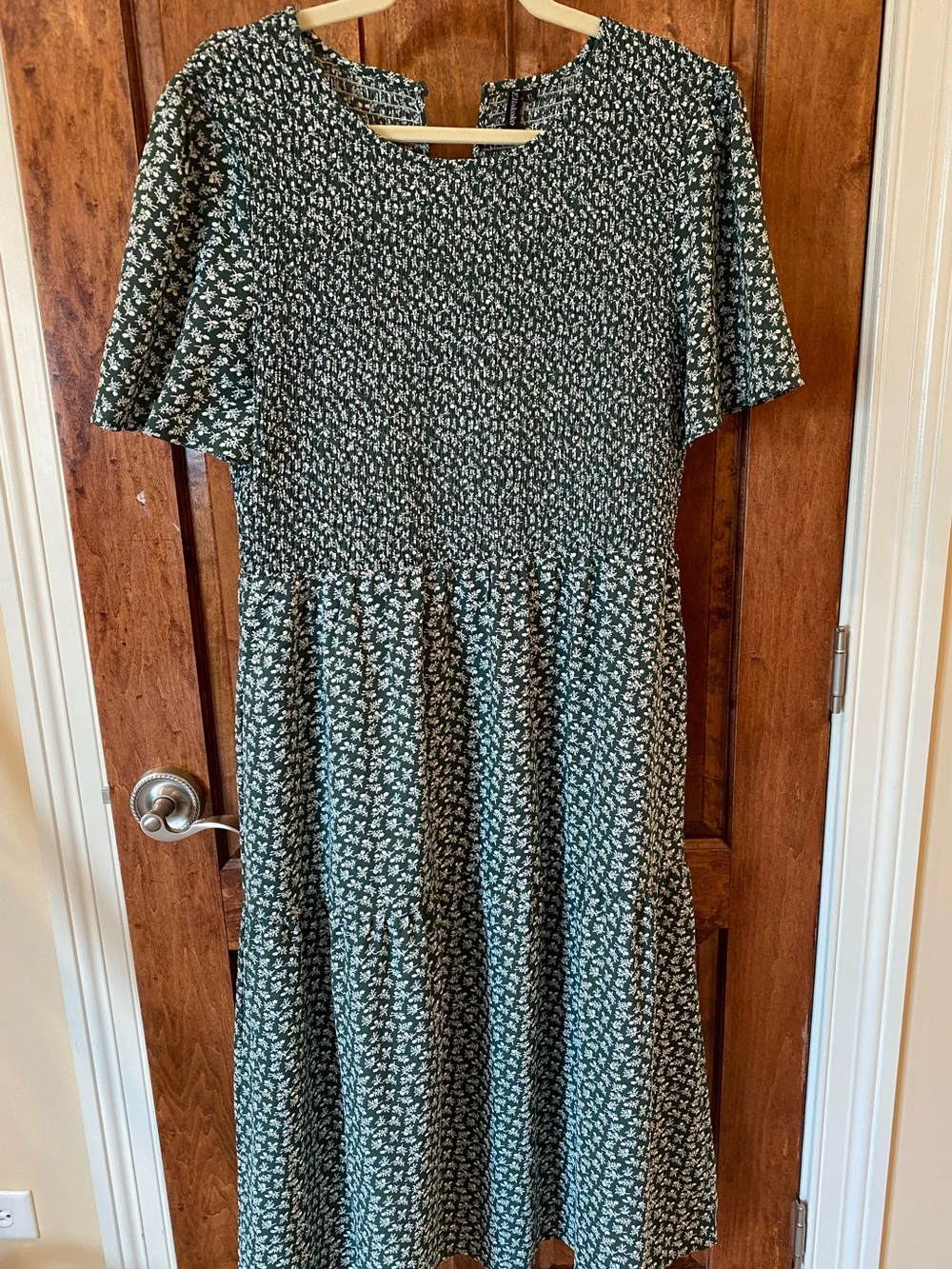 Women’s Ellakoko Smocked Waist Short Sleeve Floral Midi Dress - Green - Picture 9 of 11